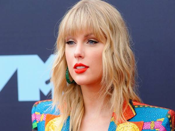 Taylor Swift - Hành trình trở thành một nữ ca sĩ hàng đầu thế giới