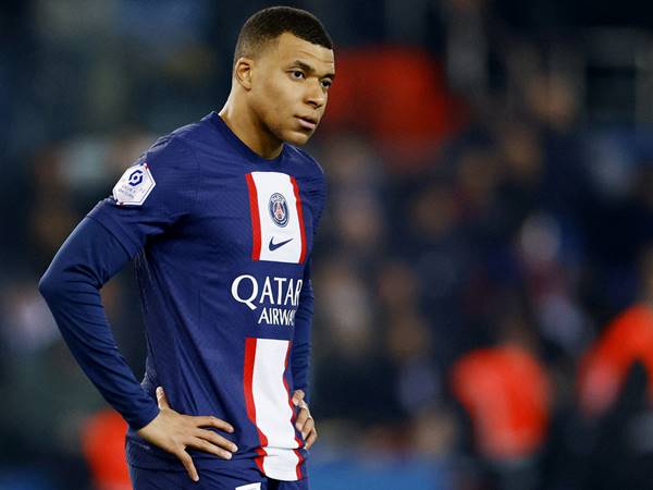 Sếp lớn đến sân tập cảnh báo gắt Mbappe và dàn sao PSG