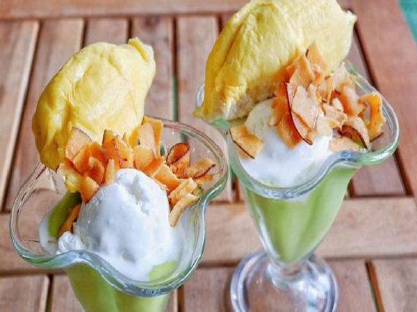 Kết thúc hành trình khám phá ẩm thực vũng tàu với món kem bơ sầu riêng béo ngậy