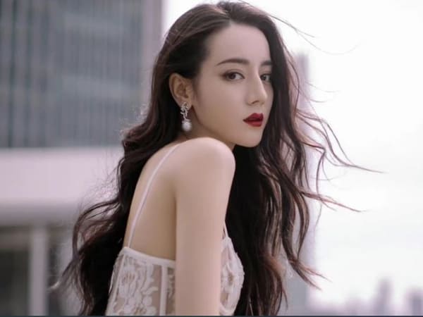 Tiểu sử diễn viên Địch Lệ Nhiệt Ba