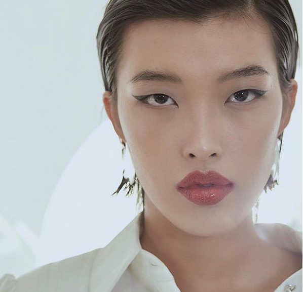 Người mẫu Phương Oanh là ai?