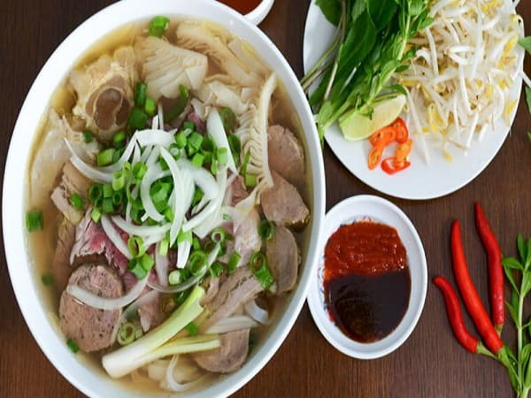 Phở Dậu là địa điểm để Ăn gì ở Bình Thạnh