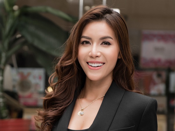 Những thành tựu đáng chú ý của siêu mẫu Minh Tú